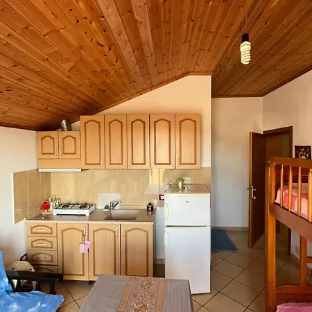 Domus Aurea Ξενοδοχείο με διαμερίσματα