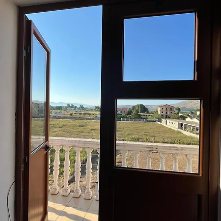 Domus Aurea * Velipojë