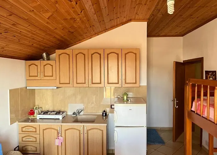 Domus Aurea Aparthotel