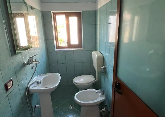 Domus Aurea Aparthotel Velipoje