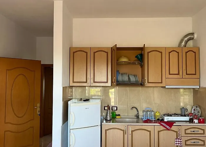 Aparthotel Domus Aurea Velipoje